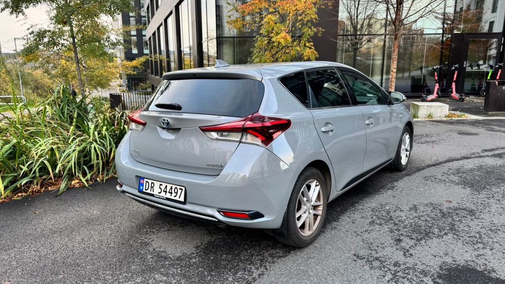 Toyota Toyota Auris miniatura 2