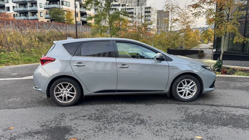 Toyota Toyota Auris miniatura 3